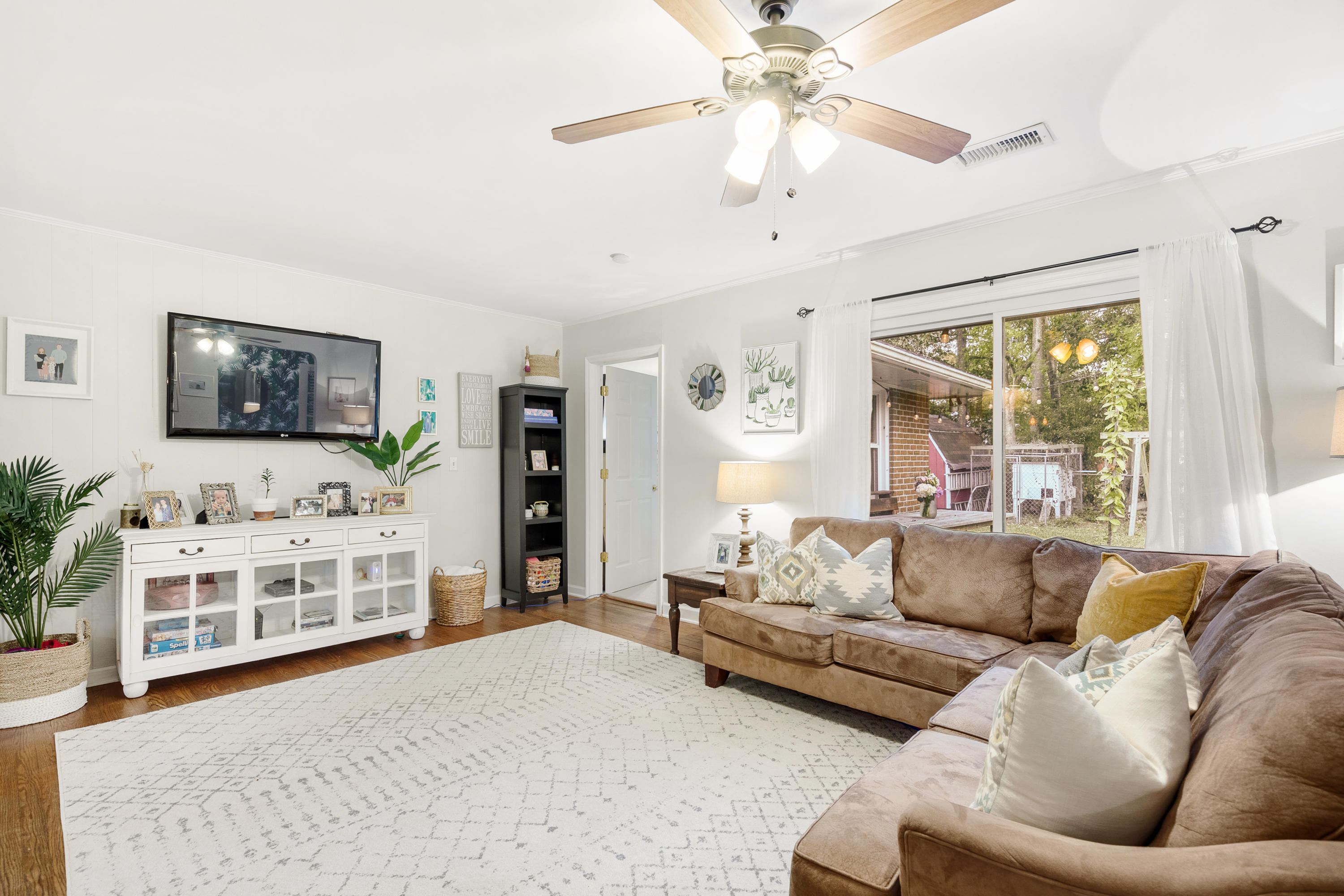 348 Canterbury Road Charleston, SC 29407 - Photo 13 of 34 348Canterbury-KeenEyeMarketing-12