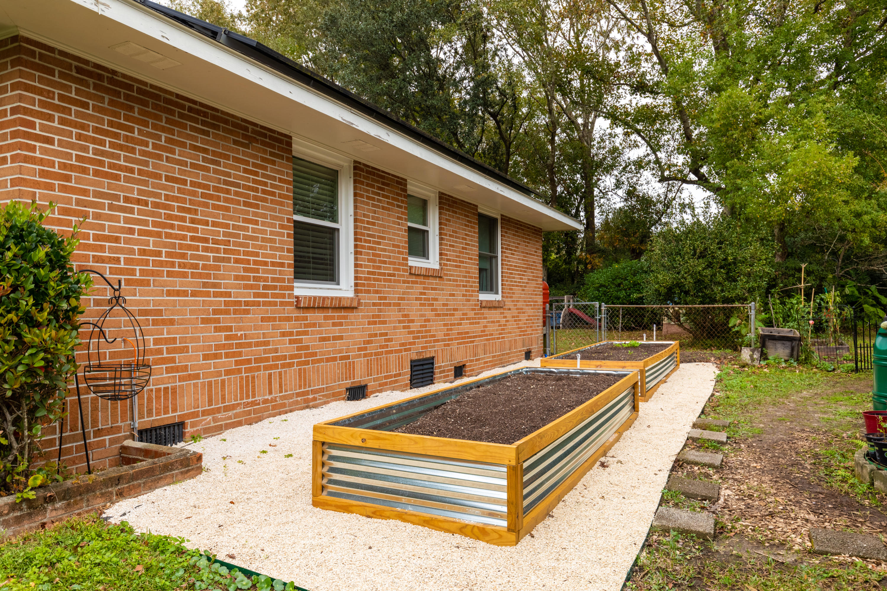 348 Canterbury Road Charleston, SC 29407 - Photo 32 of 34 348Canterbury-KeenEyeMarketing-33