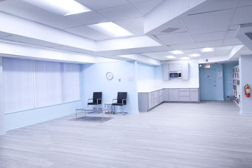 6301 North Sheridan Road, Unit 19A Chicago, IL 60660 - Photo 14 of 24 a view of a room with gym equipment