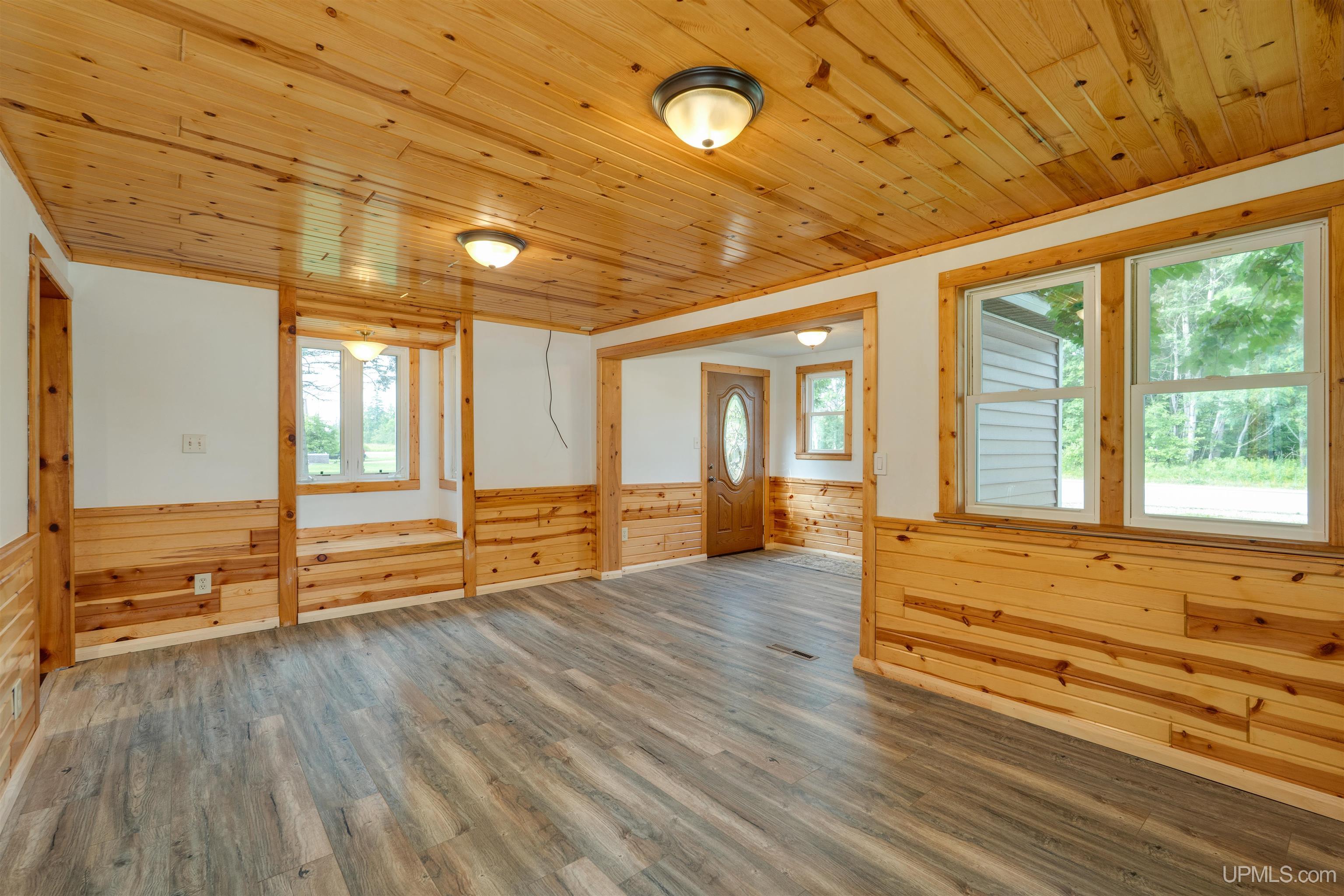 102 Fifth Street Manistique, MI 49854 - Photo 6 of 31 Gallery Image 6