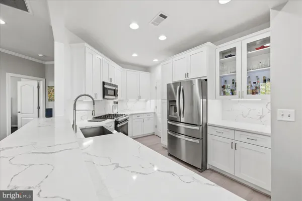 $620,000 | 400 Cameron Station Boulevard, Unit 202, Alexandria, VA 22304