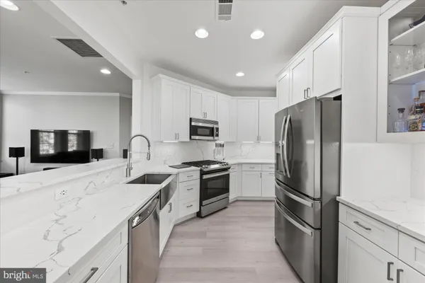 $620,000 | 400 Cameron Station Boulevard, Unit 202, Alexandria, VA 22304