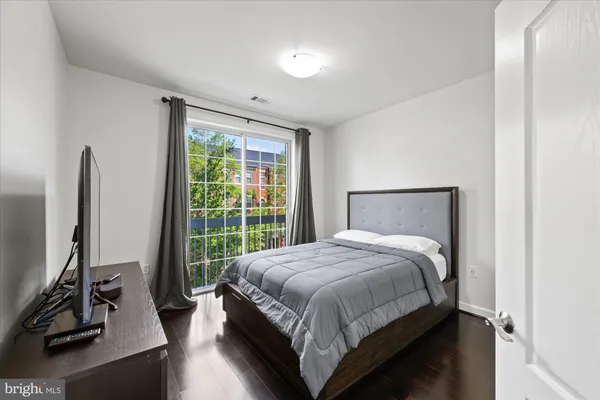 $620,000 | 400 Cameron Station Boulevard, Unit 202, Alexandria, VA 22304