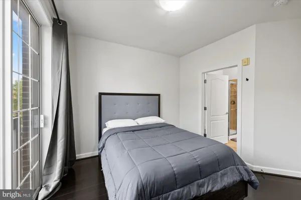 $620,000 | 400 Cameron Station Boulevard, Unit 202, Alexandria, VA 22304