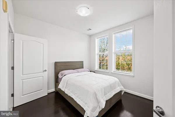 $620,000 | 400 Cameron Station Boulevard, Unit 202, Alexandria, VA 22304