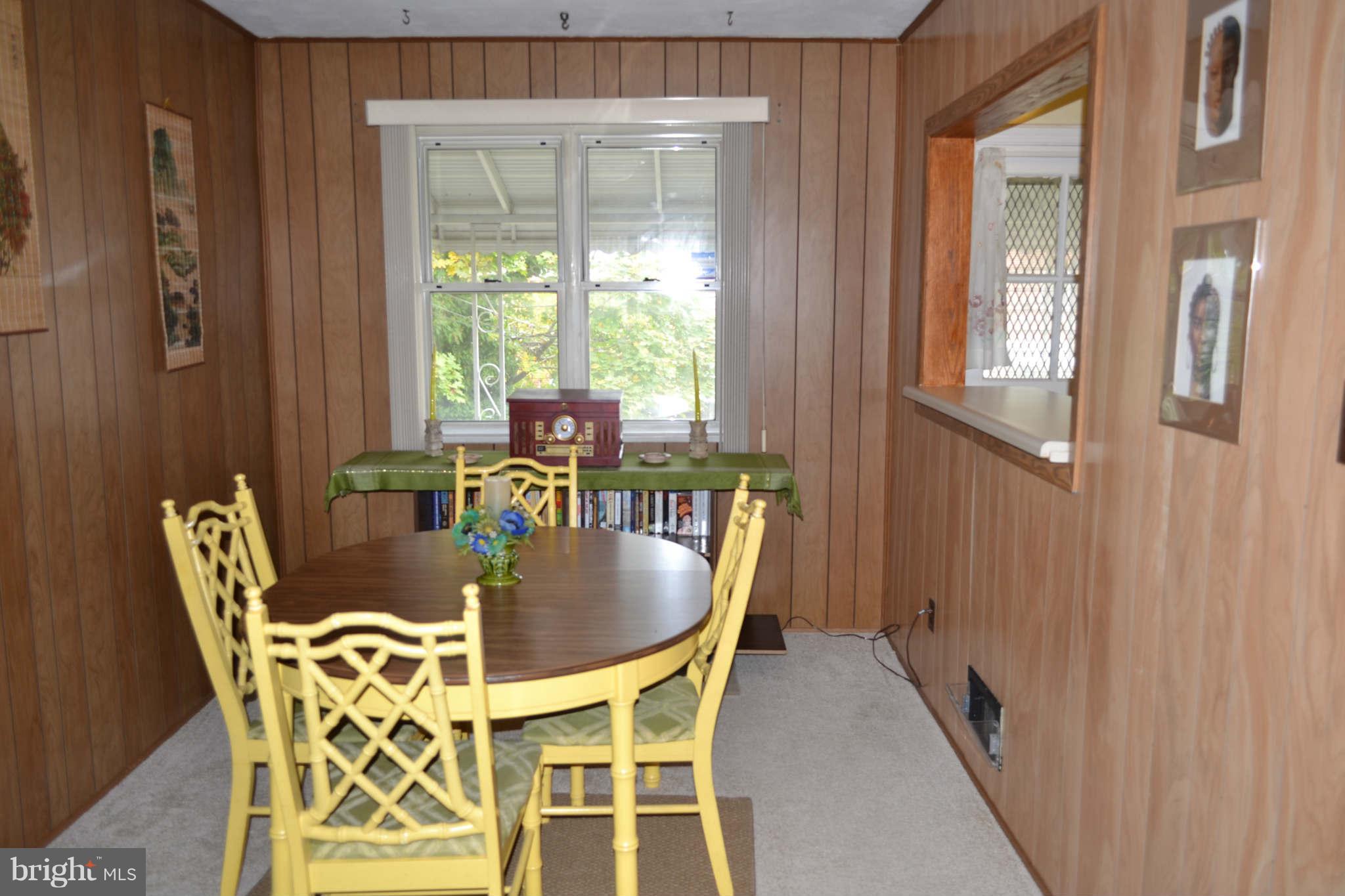 1033 Stamford Road Baltimore, MD 21229 - Photo 5 of 27 Dining Room