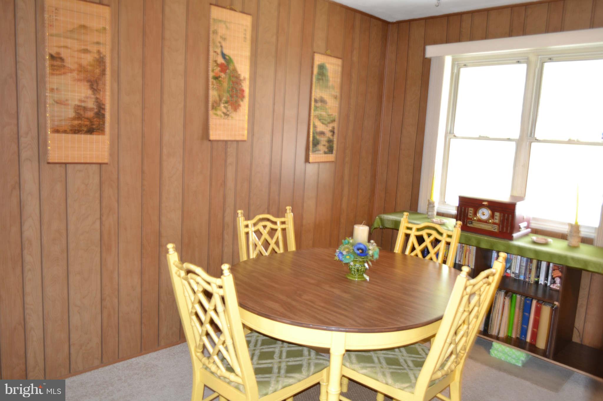 1033 Stamford Road Baltimore, MD 21229 - Photo 6 of 27 Dining Room
