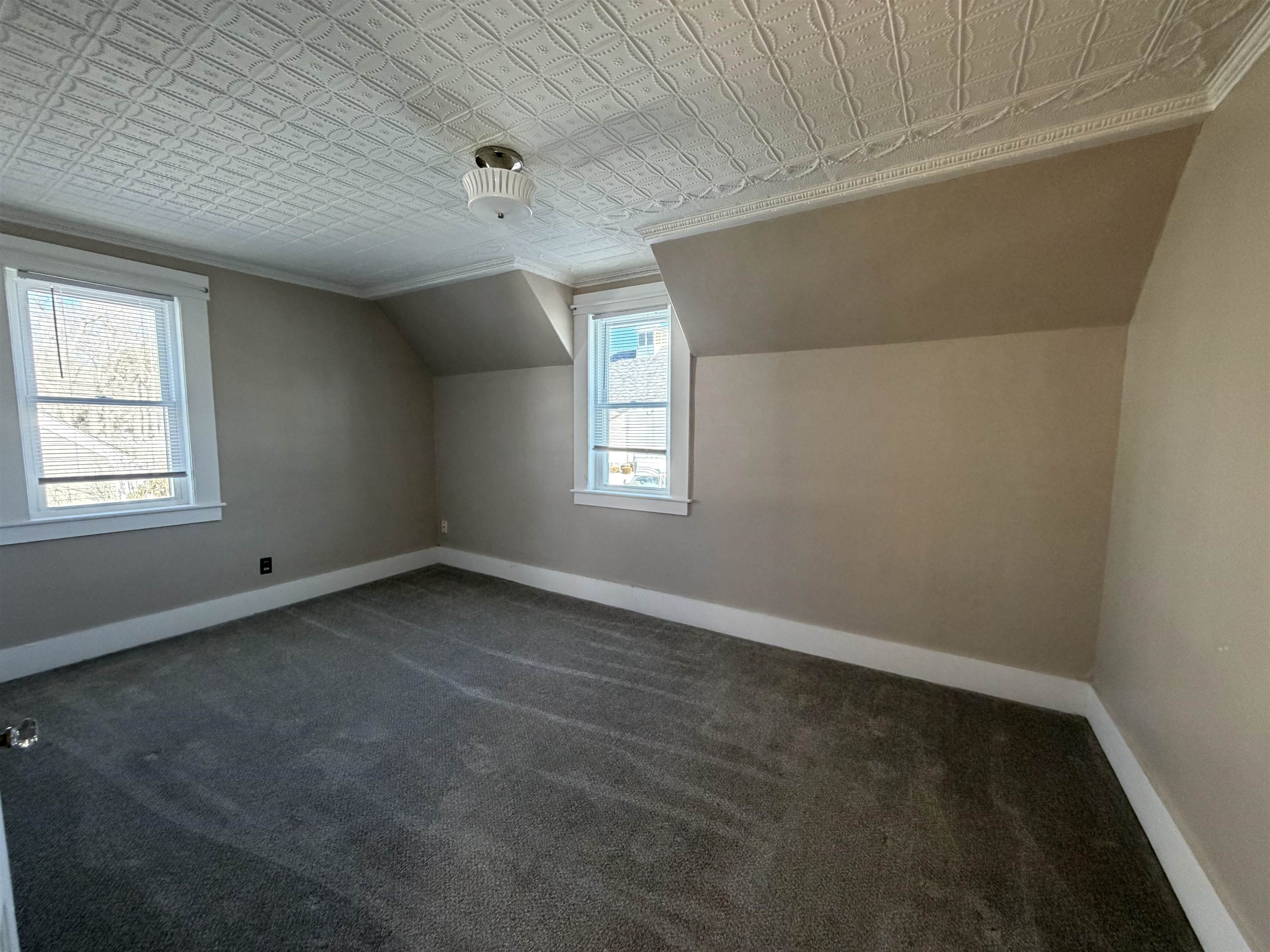 283 Chesley Hill Road Rochester, NH 03839 - Photo 8 of 37