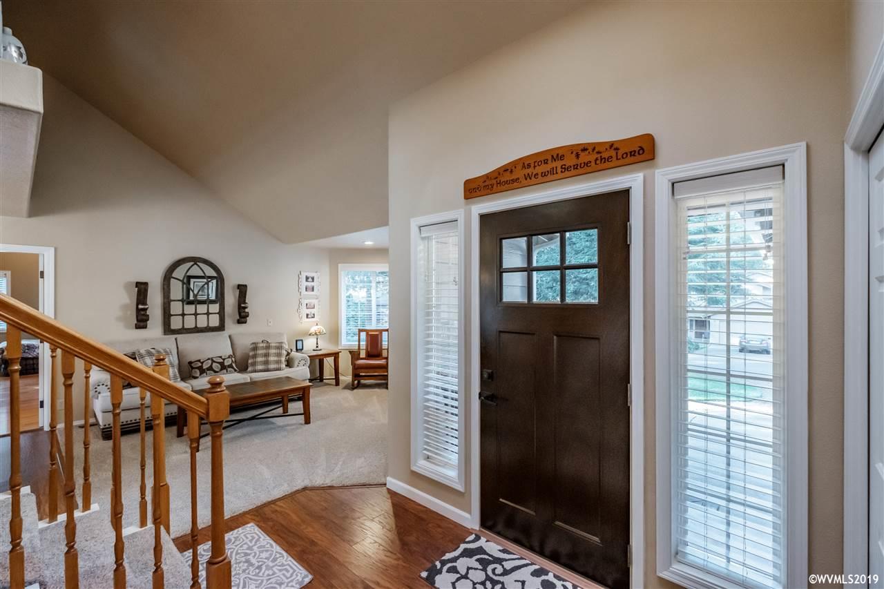 5854 Timber Ridge Drive Southeast Salem, OR 97317 - Photo 4 of 42