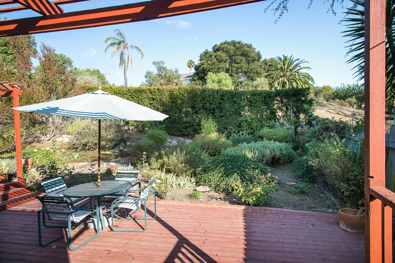 1224 Diana Road Santa Barbara, CA 93103 - Photo 15 of 19 Deck and Yard