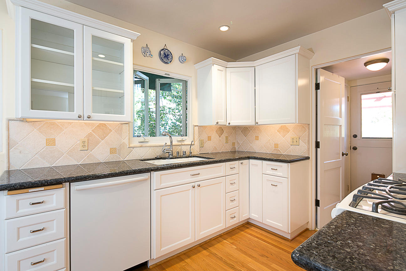 1224 Diana Road Santa Barbara, CA 93103 - Photo 7 of 19 Kitchen