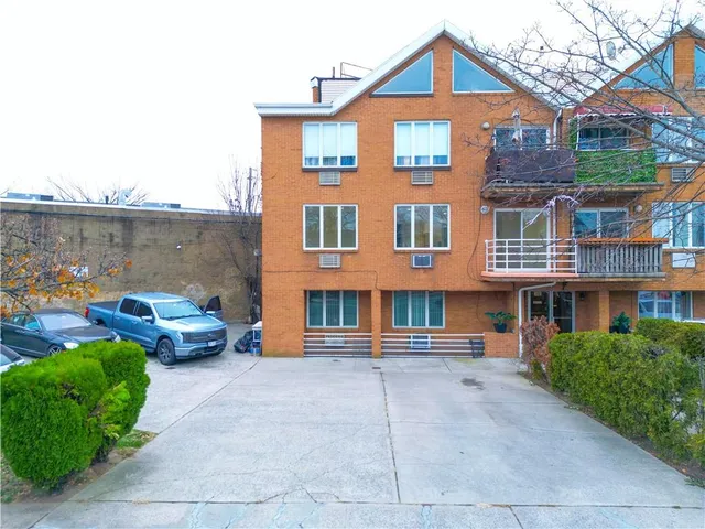 $435,000 | 2022 East 53rd Street, Unit 1D | Mill Basin