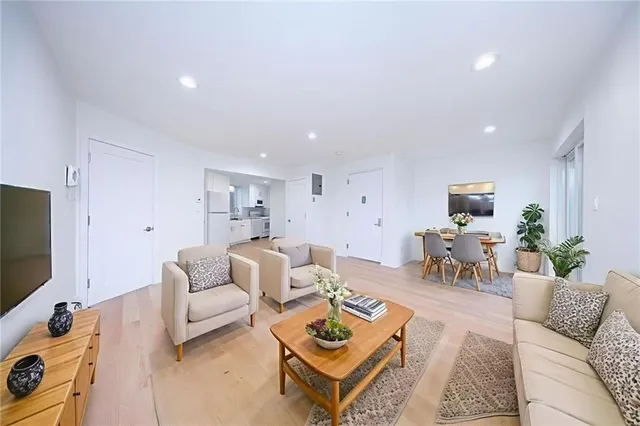 $435,000 | 2022 East 53rd Street, Unit 1D | Mill Basin