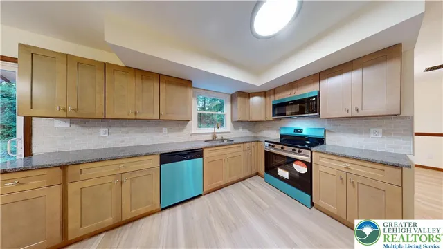 $464,900 | 3063 Old Post Road, Slatington, PA 18080