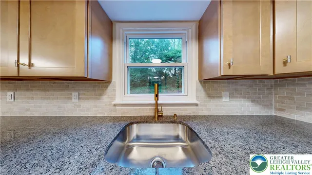 $464,900 | 3063 Old Post Road, Slatington, PA 18080