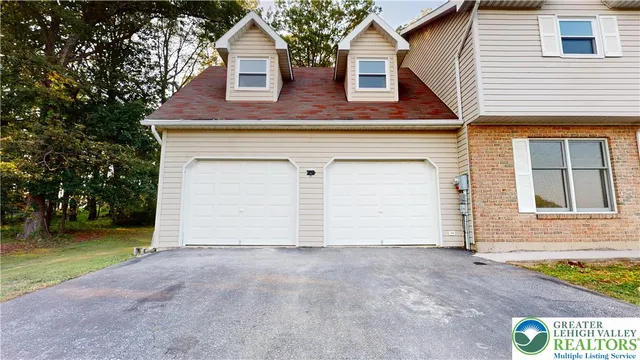 $464,900 | 3063 Old Post Road, Slatington, PA 18080