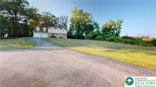 $464,900 | 3063 Old Post Road, Slatington, PA 18080