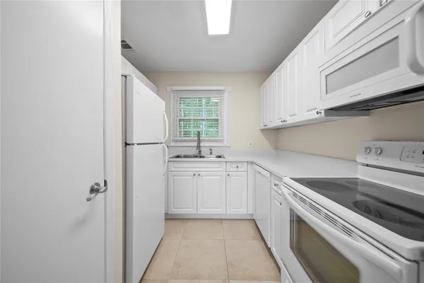 $1,600 | 13713 Juniper Blossom Drive, Tampa, FL 33618