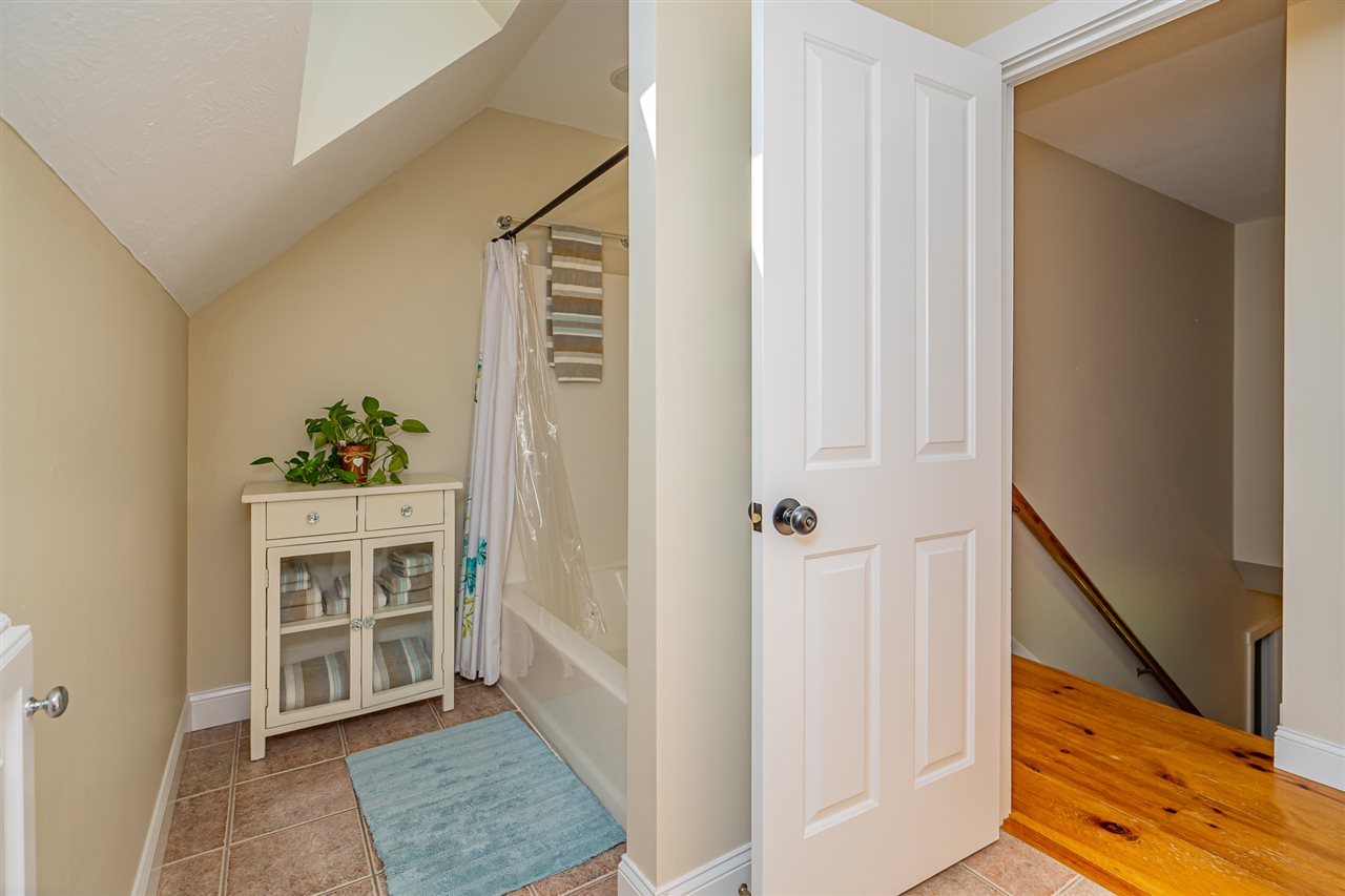 29 Carriage Road New Boston, NH 03070 - Photo 18 of 40 Gallery Image 18