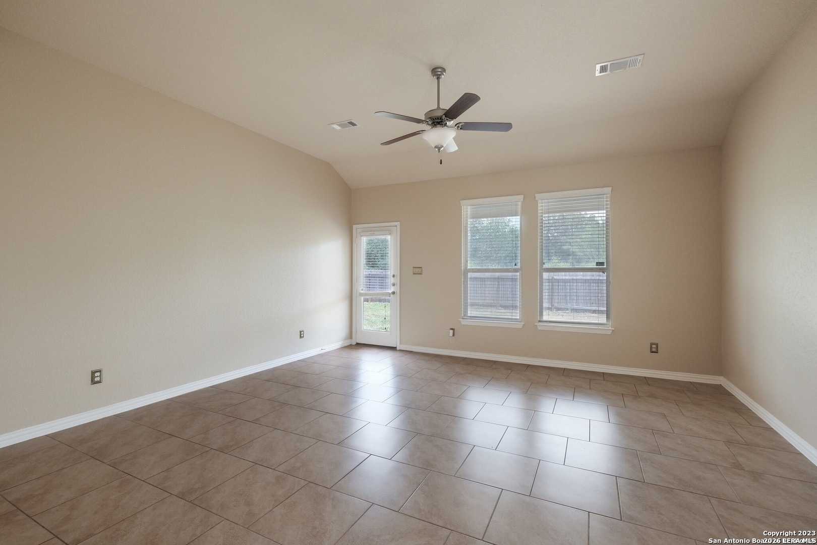 212 Campfire Way Cibolo, TX 78108 - Photo 4 of 18