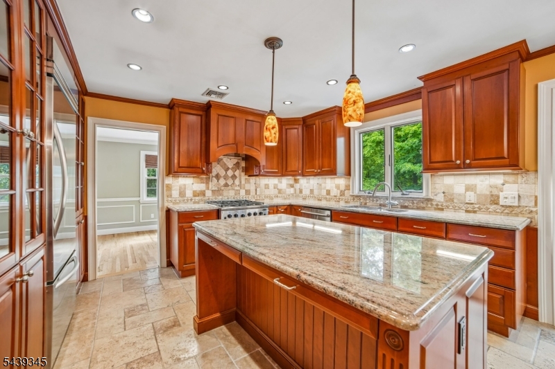 87 Reinman Road Warren, NJ 07059 - Photo 11 of 43