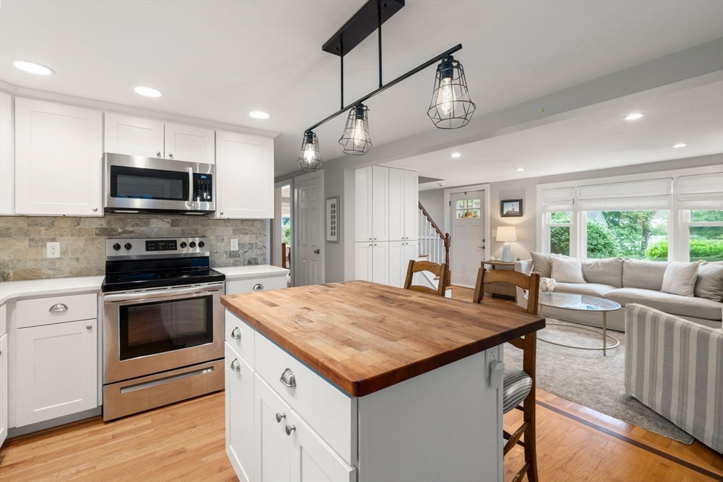 85 Broad Street Walpole, MA 02081 - Photo 4 of 41