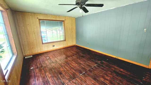 $114,999 | 10 Powell Valley Road, Big Stone Gap, VA 24219