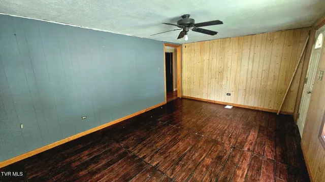 $114,999 | 10 Powell Valley Road, Big Stone Gap, VA 24219