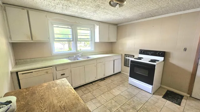 $114,999 | 10 Powell Valley Road, Big Stone Gap, VA 24219