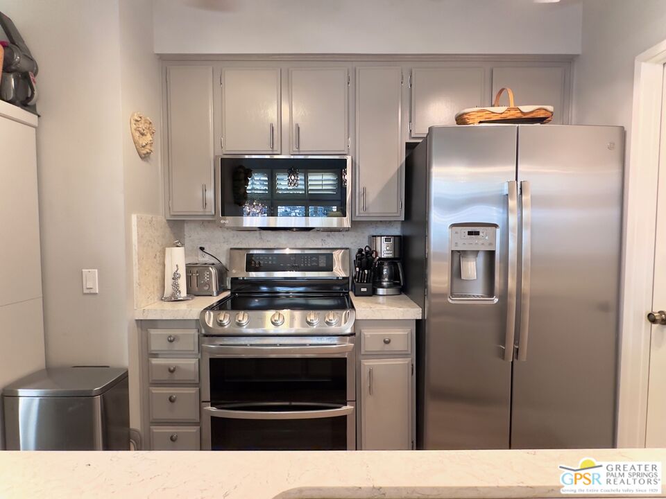 1 Verde Way Palm Desert, CA 92260 - Photo 9 of 37