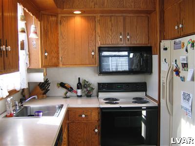 427 Willow Road Hellertown, PA 18055 - Photo 4 of 8 Gallery Image 4