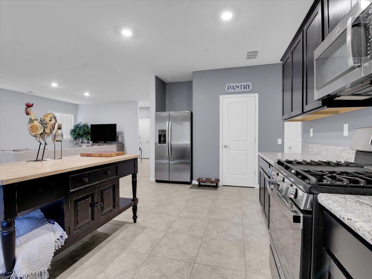 1338 Callison Way Olivehurst, CA 95961 - Photo 20 of 70