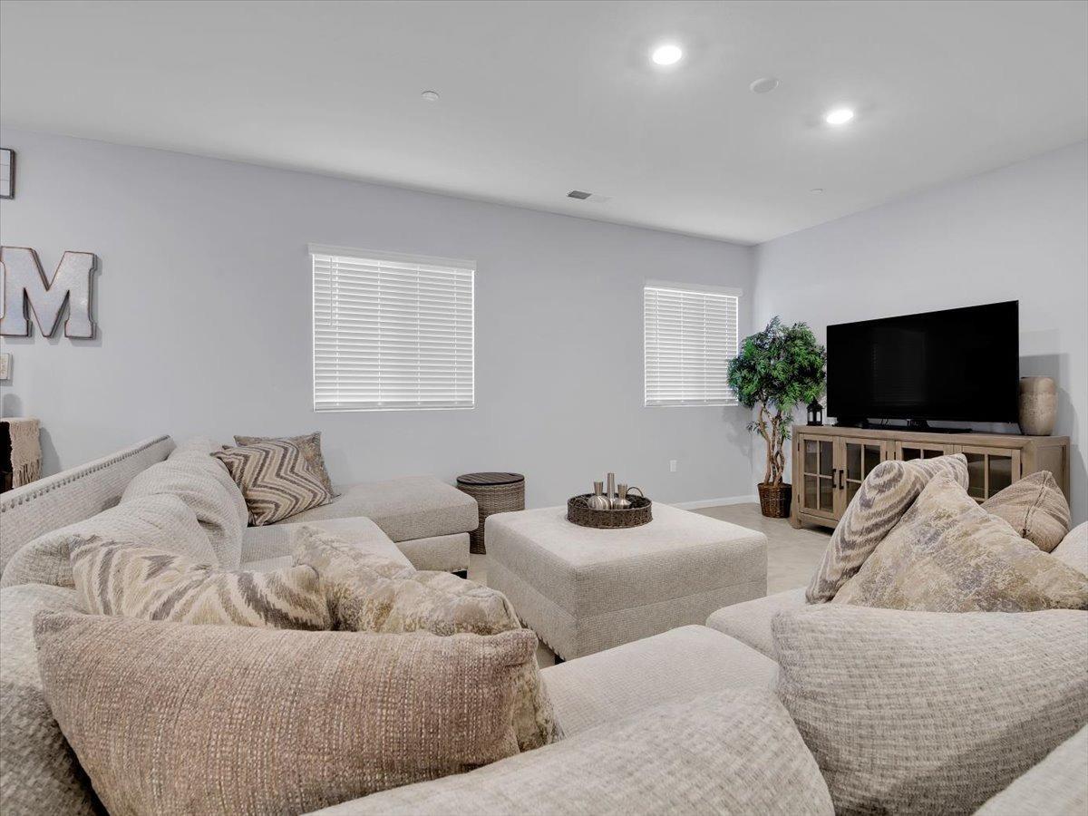 1338 Callison Way Olivehurst, CA 95961 - Photo 7 of 70