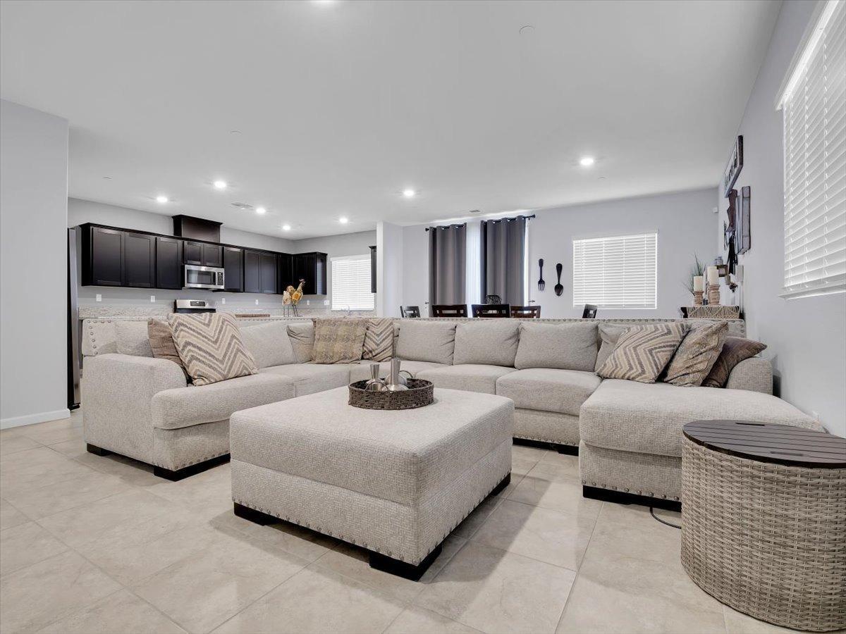 1338 Callison Way Olivehurst, CA 95961 - Photo 8 of 70