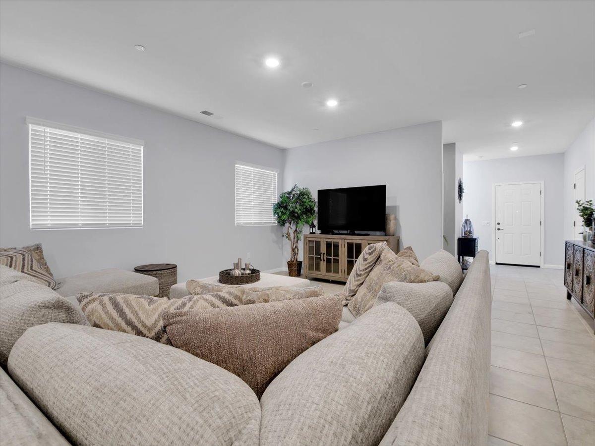 1338 Callison Way Olivehurst, CA 95961 - Photo 10 of 70