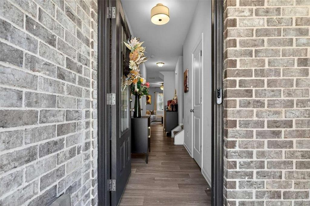 3182 Meadowstone Lane Southwest Atlanta, GA 30331 - Photo 5 of 32 a view of a bathroom