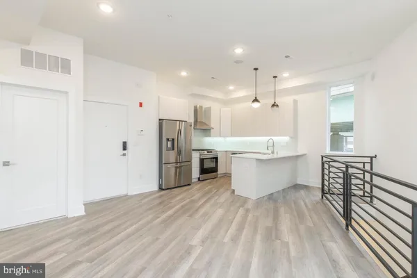 $2,850 | 90 West Laurel Street, Unit A, Philadelphia, PA 19123