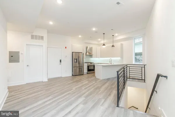 $2,850 | 90 West Laurel Street, Unit A, Philadelphia, PA 19123