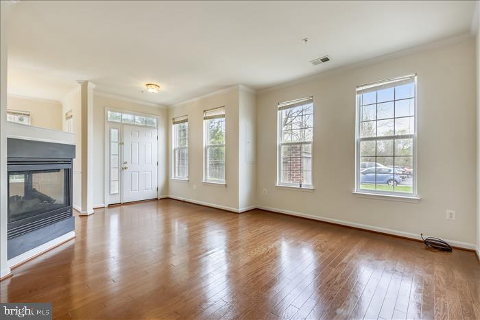119 Mountain Creek Circle Frederick, MD 21702 - Photo 15 of 34 Living room area