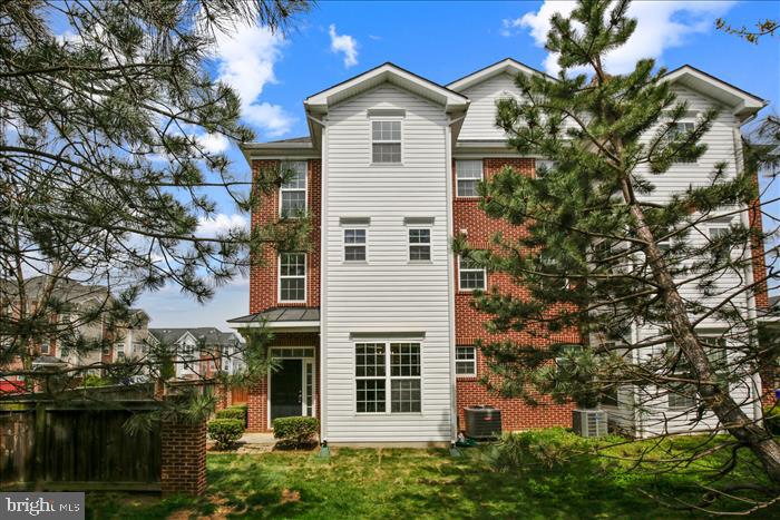 119 Mountain Creek Circle Frederick, MD 21702 - Photo 4 of 34 Front Side