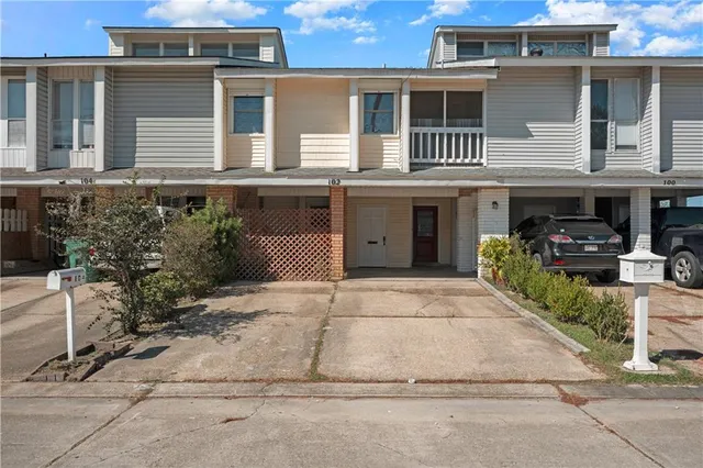 $1,750 | 102 Stanton Hall Drive, Destrehan, LA 70047