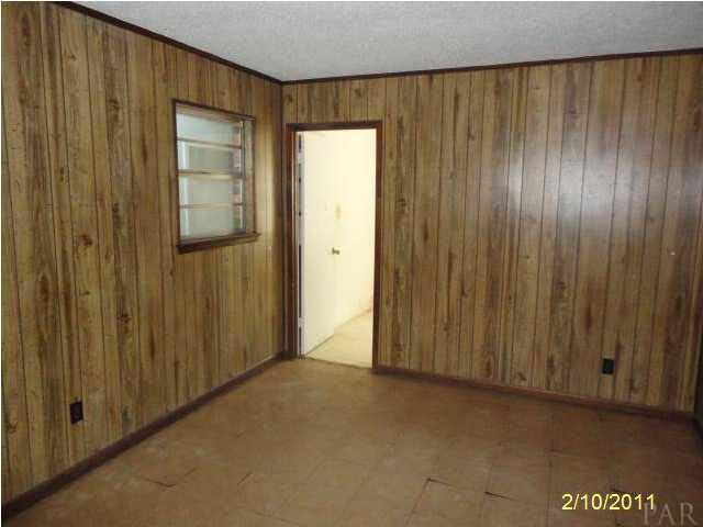 7512 Stagecoach Road Pensacola, FL 32526 - Photo 12 of 19 Converted Garage