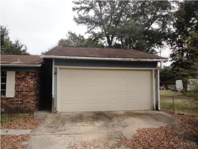 7512 Stagecoach Road Pensacola, FL 32526 - Photo 14 of 19 Garage