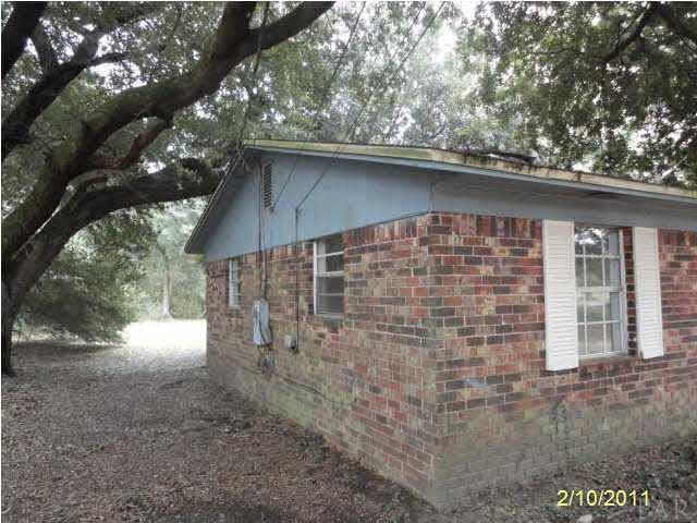 7512 Stagecoach Road Pensacola, FL 32526 - Photo 17 of 19 Side view of House