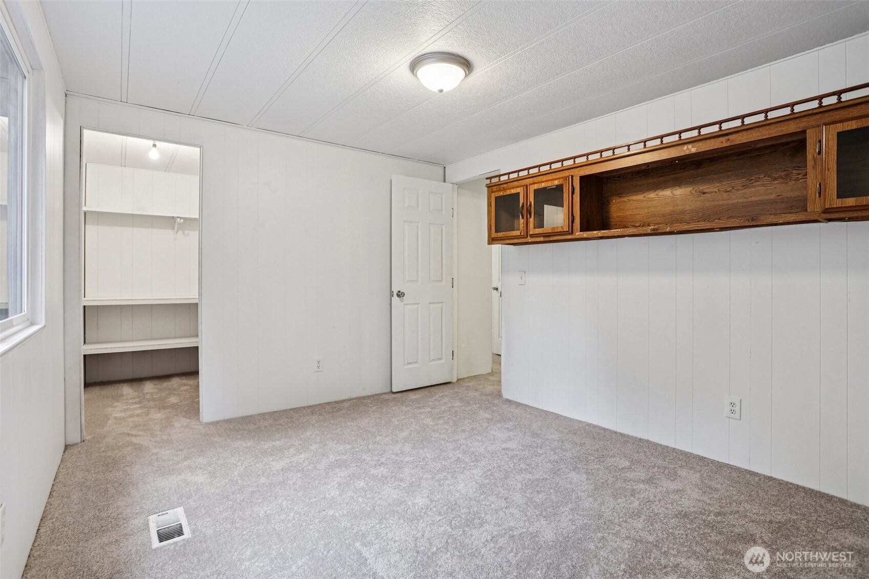 34408 Northeast 111th Street Carnation, WA 98014 - Photo 18 of 34 an empty room with closet