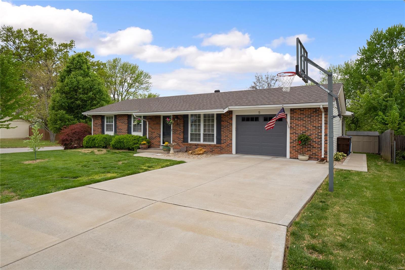 5 Greengage Rd Street St. Peters, MO 63376 - Photo 2 of 33