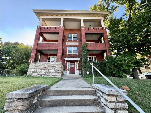 $1,200,000 | 4200 Harrison Street, Kansas City, MO 64110