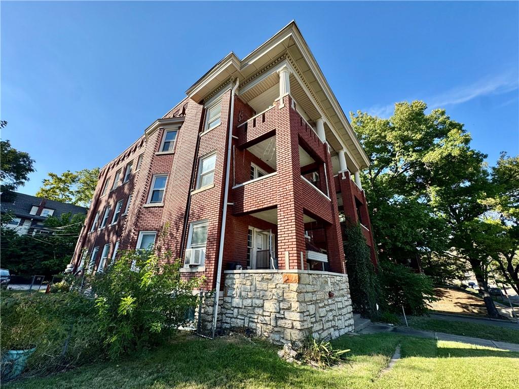 4200 Harrison Street Kansas City, MO 64110 - Photo 2 of 3