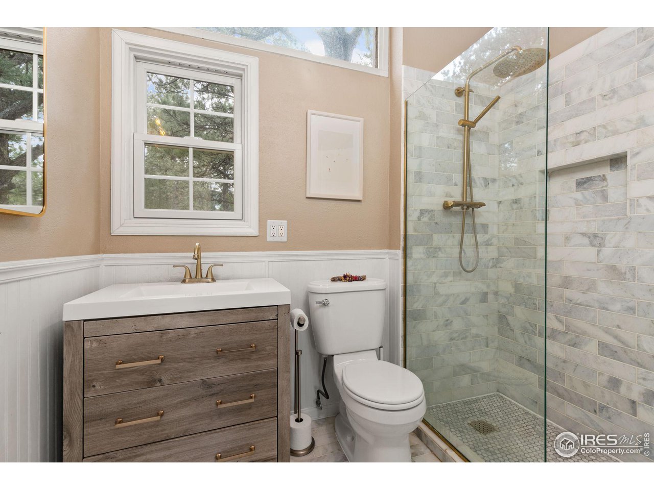 661 Peakview Road Boulder, CO 80302 - Photo 18 of 39 Private primary bath