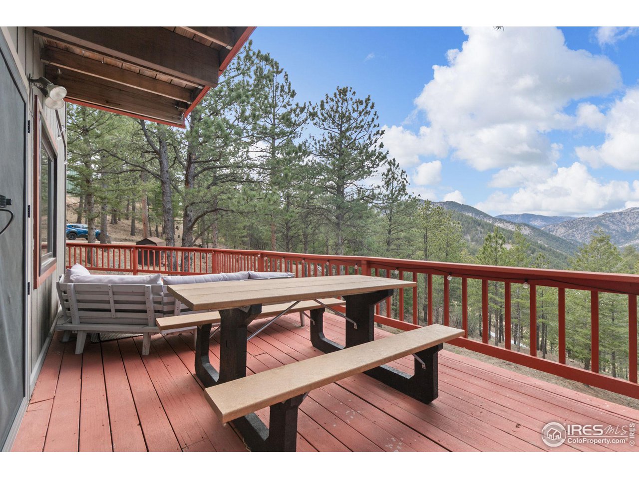 661 Peakview Road Boulder, CO 80302 - Photo 30 of 39 Enough room to entertain and relax